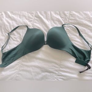 Victoria’s Secret • So Obsessed push-up bra 34C